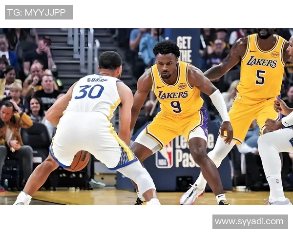 总决赛首场比赛湖人逆转夺冠,勇士开门红 总决赛首场比赛湖人逆转夺冠,勇士开门红